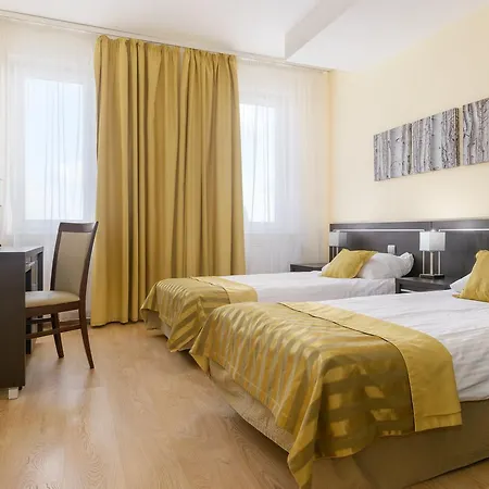 Hotel Safir 3*